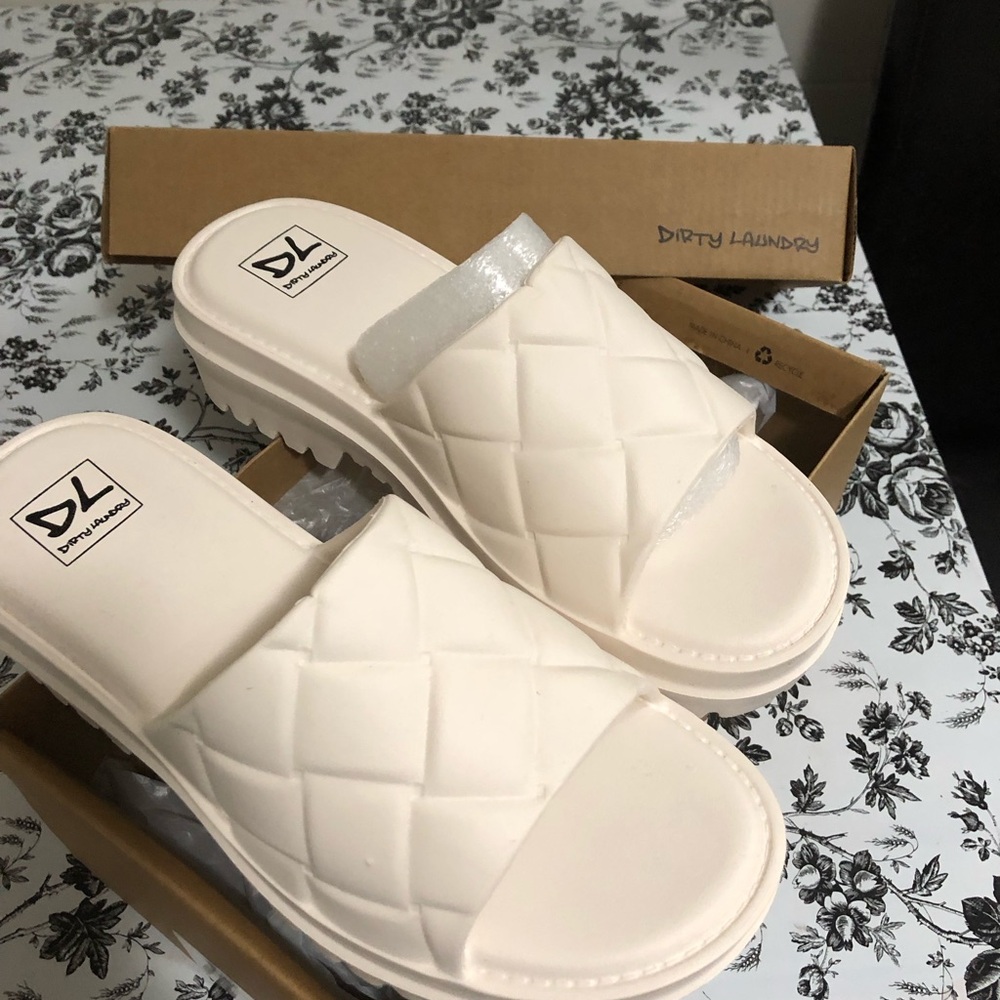Dirty Laundry Women's Quilted Slide Sandals -